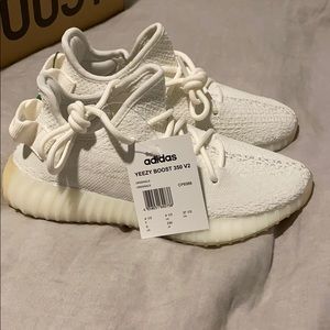 Yeezy Boost 350 V2 Triple White (Brand New) *SOLD*